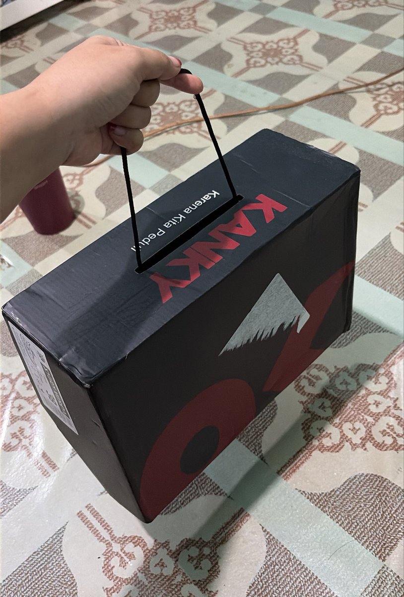 Nadiisootd's tweet photo. @diethingy Aku pake sepatu by KANKY brand lokal🤗🥰
awal nya direkomendasiin dari temen ku, ternyata emang mantep sih 😍💯
Harga nya juga terjangkau sihhh, 200-500ribuan 💸

Link toko oren nya : https://t.co/7OrNUqzUQq

Ini link sepatu ku : https://t.co/vfcnYYxlZs https://t.co/IDr0HJTLeu