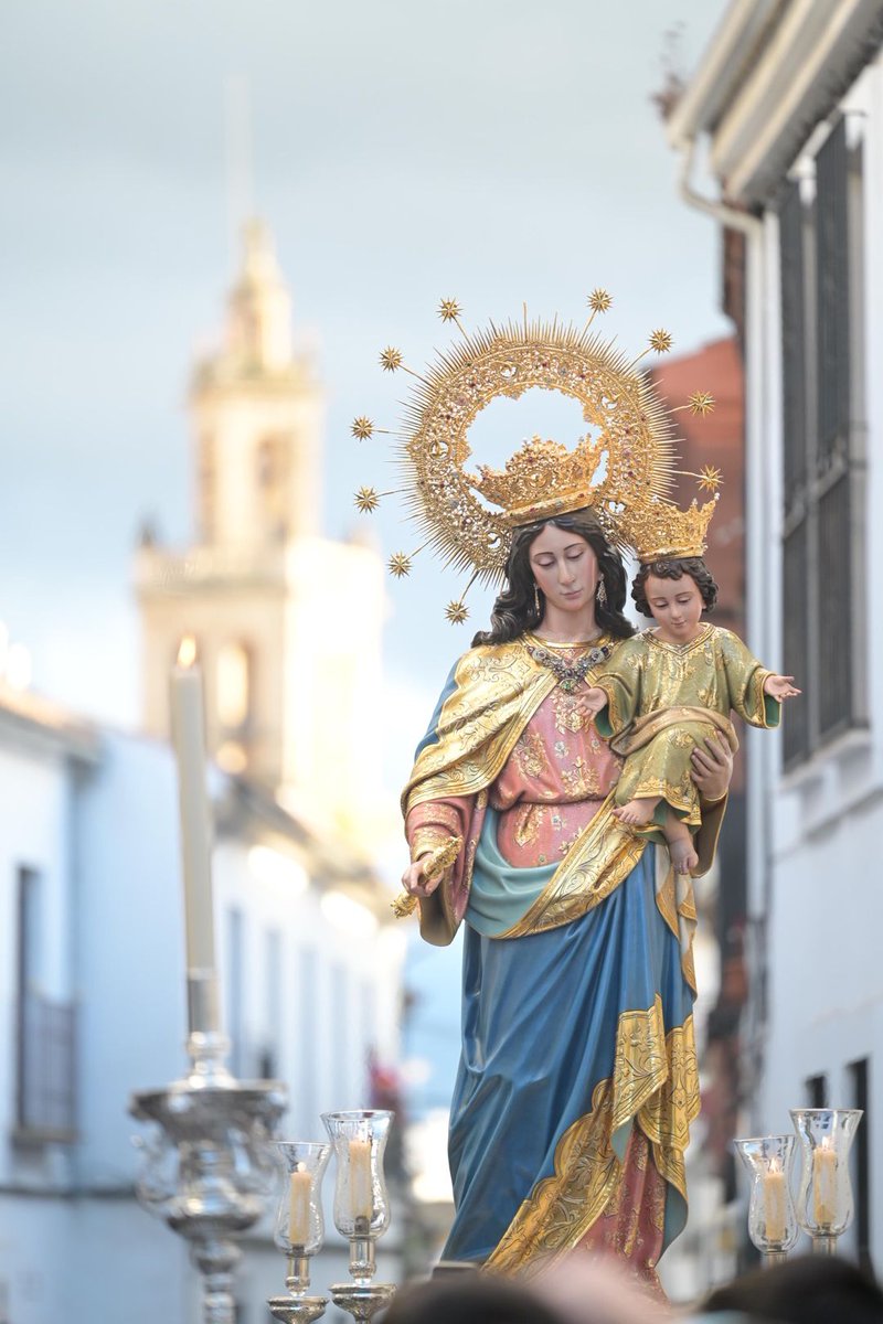 mushocordoba's tweet photo. 24 de Mayo. Feliz día de #MaríaAuxiliadora. Orgulloso de ser salesiano. https://t.co/4iabkvgbgy