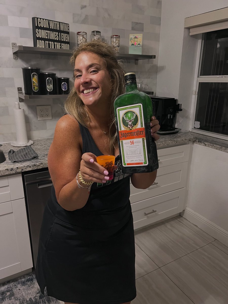 tknizzy's tweet photo. @JagermeisterUSA 🇺🇸🤭 https://t.co/kLkduzqPWa