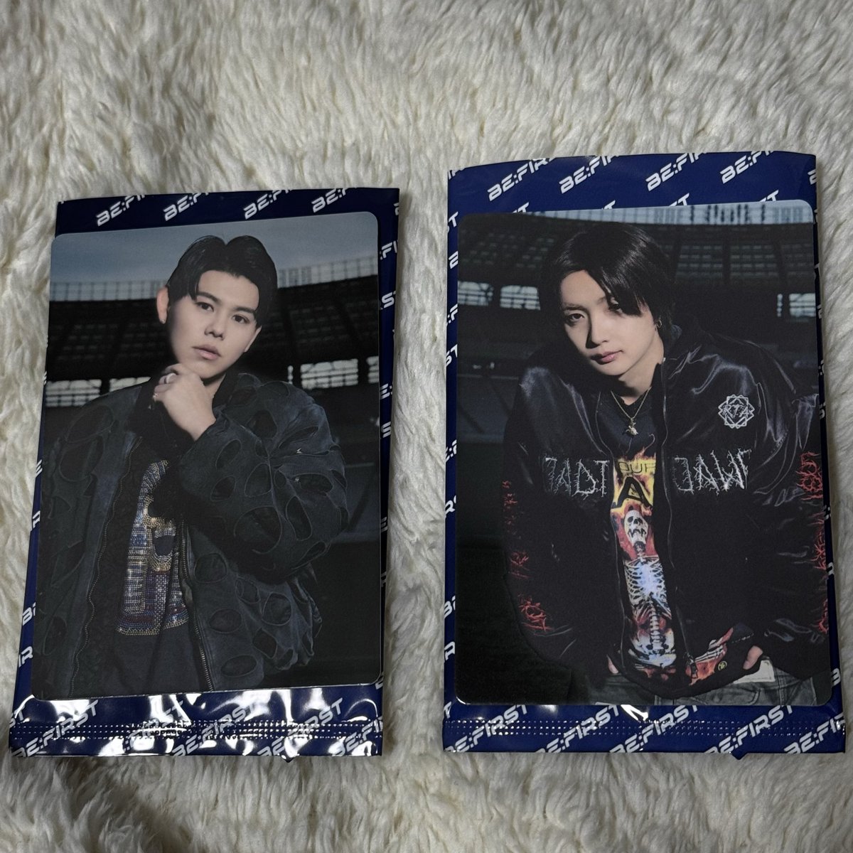 lu_cha_7's tweet photo. BE:FIRST We are the "BE:ST"
シークレットフォトカード
#BEFIRST交換 
譲:ジュノン、レオ
求:マナト2 

※ステッカーちゃんとついております！
交換決まり次第DMにてお写真改めてご提示します
※纏めて交換していただける方優先で探しております

郵送での交換希望📮
お気軽にお声がけください☺︎ https://t.co/YwwSKWDvyu