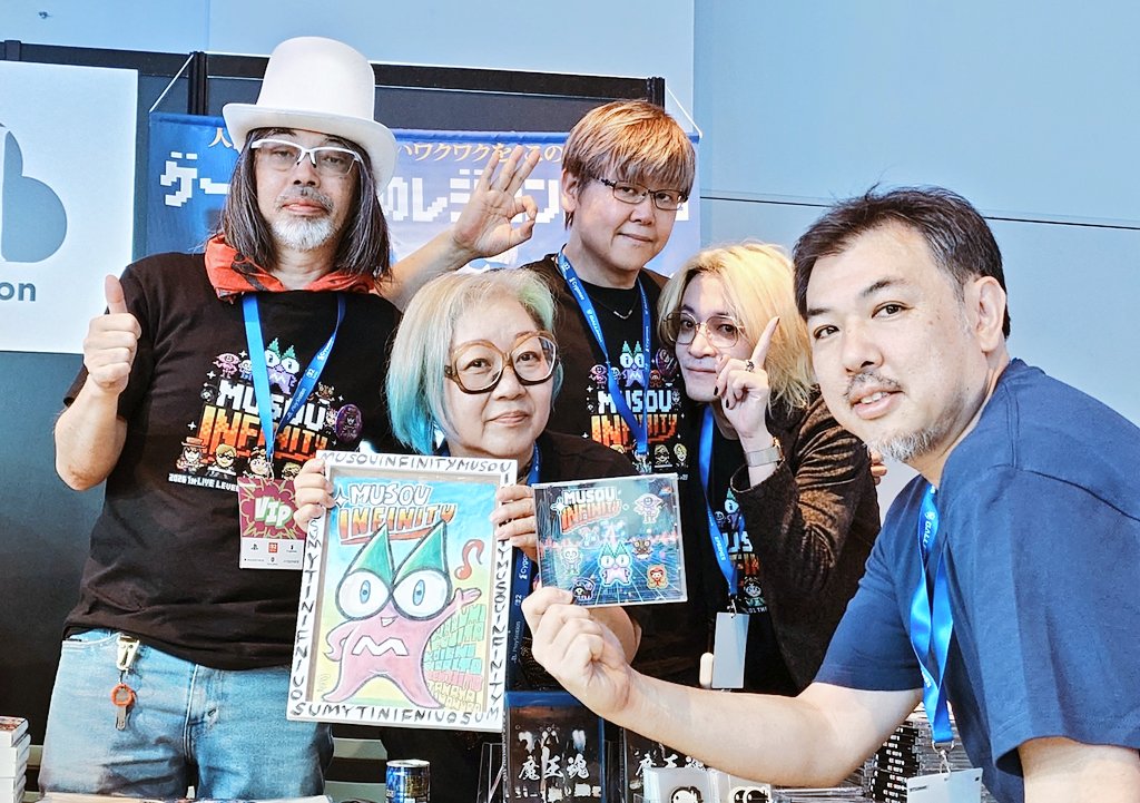 HappymealInc's tweet photo. 無双∞さんのブースへ

昨日はライブでは『Goonect√2』のテーマソングを演奏���きました！
素晴らしいパフォーマンスを有難うございました！ https://t.co/YT4j8pwxzI