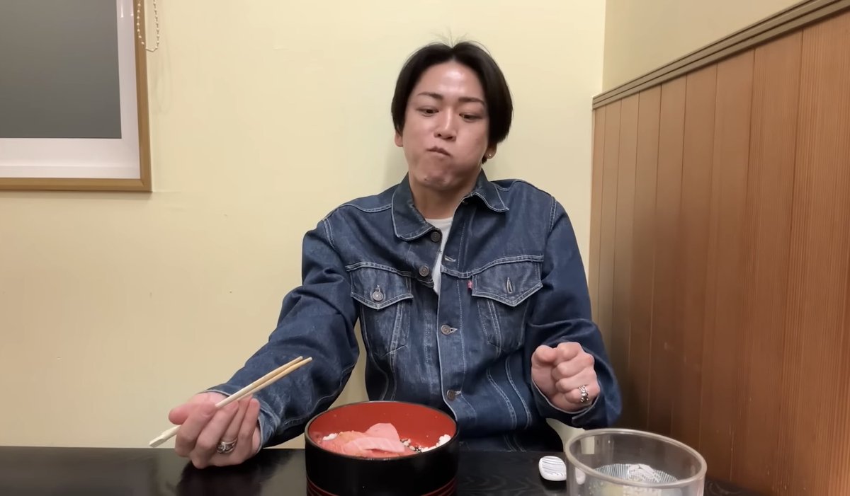テル tweet media