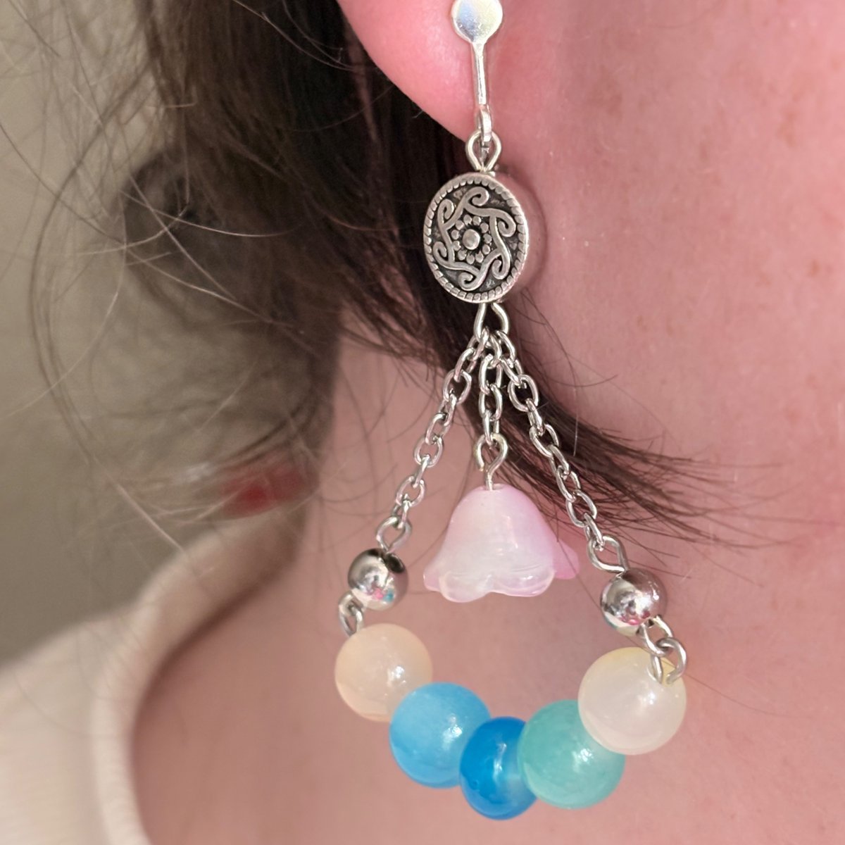 ukimira_'s tweet photo. I made Ren-ren inspired earrings! Iโm hoping I get to show them off this summer while Iโm out adventuring! ๐๐ค
#MirrenWaters #WatersWorks https://t.co/tNPdLRWBdS