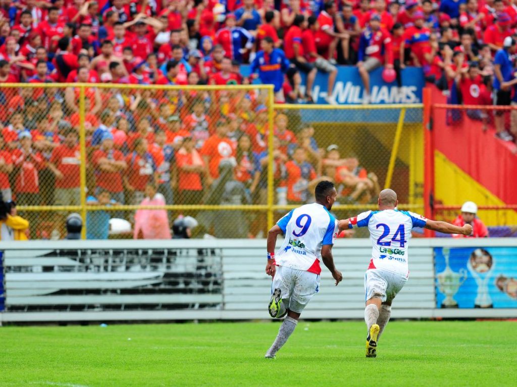 semita503's tweet photo. Firpo humilló y bailó a Fas en esta final 3 a 0 y su aficion no se fue al 40' como estos burros zopes. 

Lo grande de tu aficion no solo se ve en la victoria. https://t.co/CZlb627oO0
