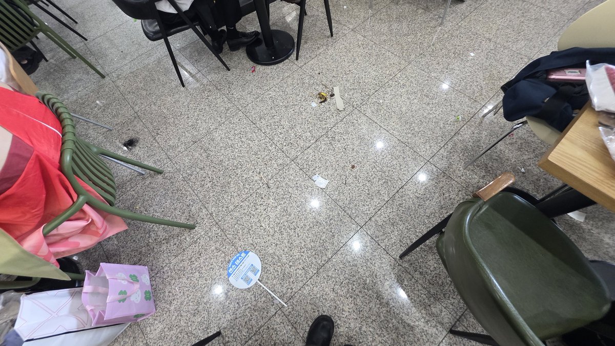 ☣트레쉬 하자드☣ (코스행사 쓰레기처리반) (수코제발 살려줘) tweet media