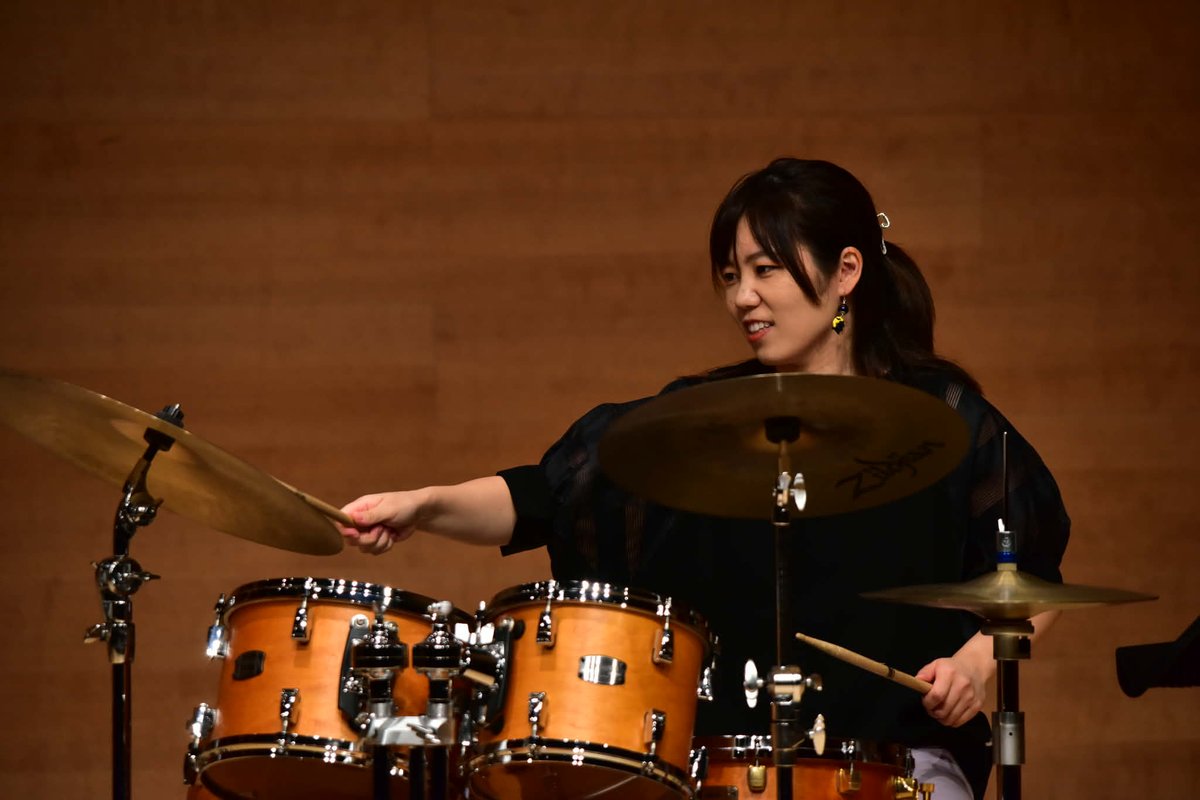 jazzpromenade's tweet photo. いよいよ最終日！

YOKOHAMA Station Jazz LIVE Vol.4、本日5/24(日)もJR横浜駅東口駅前広場デッキで開催です☀️

出演は土田晴信トリオ
土田晴信(org)、小暮哲也(g)、中道みさき(ds)

14:00～／15:30～／17:00～
ぜひお立ち寄りください！ https://t.co/tDb4kZ49d8
