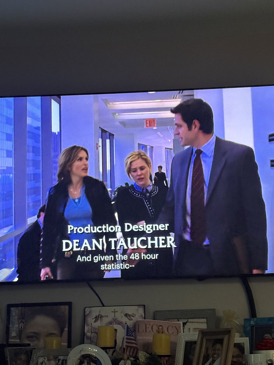 LemonadeShelly's tweet photo. They starting to put Liv in baggier clothes and her first scene I notice it is with Trevor 🤭 https://t.co/fhkPJN4PjT