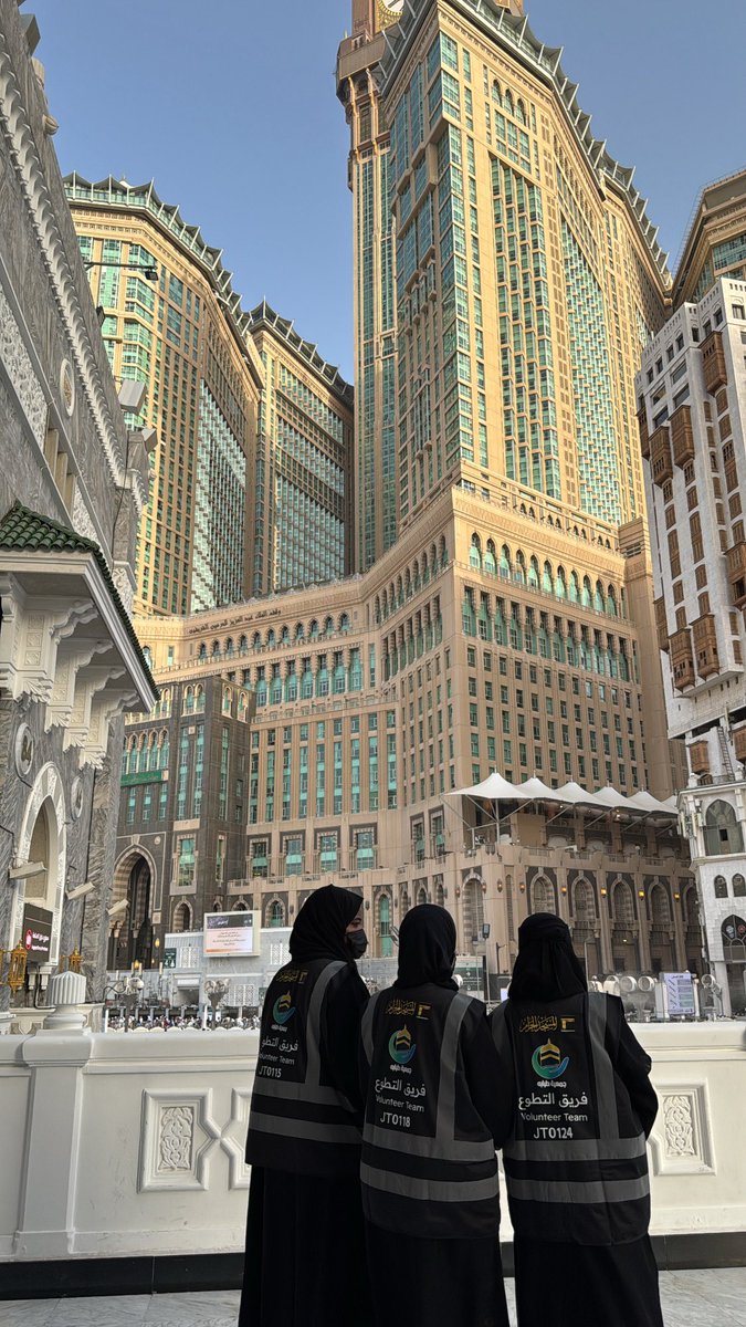 salsnd4's tweet photo. ثاني يوم مع بلوغ عدد الحجاج الى ما يقارب 1 مليون حاج الى الان ورغم التعب والزحمه الا ان الشعور لا يوصف في خدمة ضيوف الرحمن 🥹❣️ https://t.co/v6c7eMxyz6