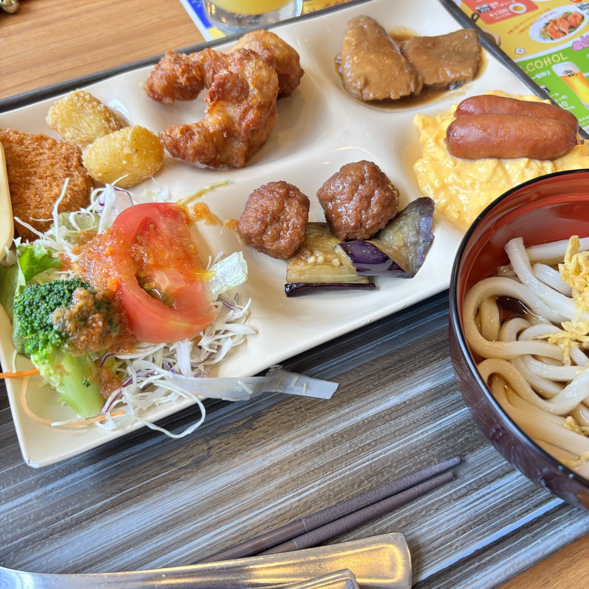 StLouisBread's tweet photo. ハイキューコラボで

朝から

ココス

#飯テロ
#ココス
#ハイキュー
#朝食
#バイキング
#ハンバーグ
#ミートソース
#レストラン
#ゆでたまご
#ブレックファースト https://t.co/gIYFAcPIFq