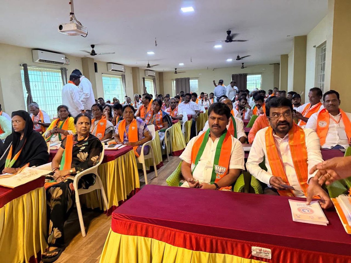 RNagothu's tweet photo. చిత్తూరు జిల్లా ప్రశిక్షణలో పాల్గొని ప్రసంగించడం జరిగింది . https://t.co/h0VwyG7BvV