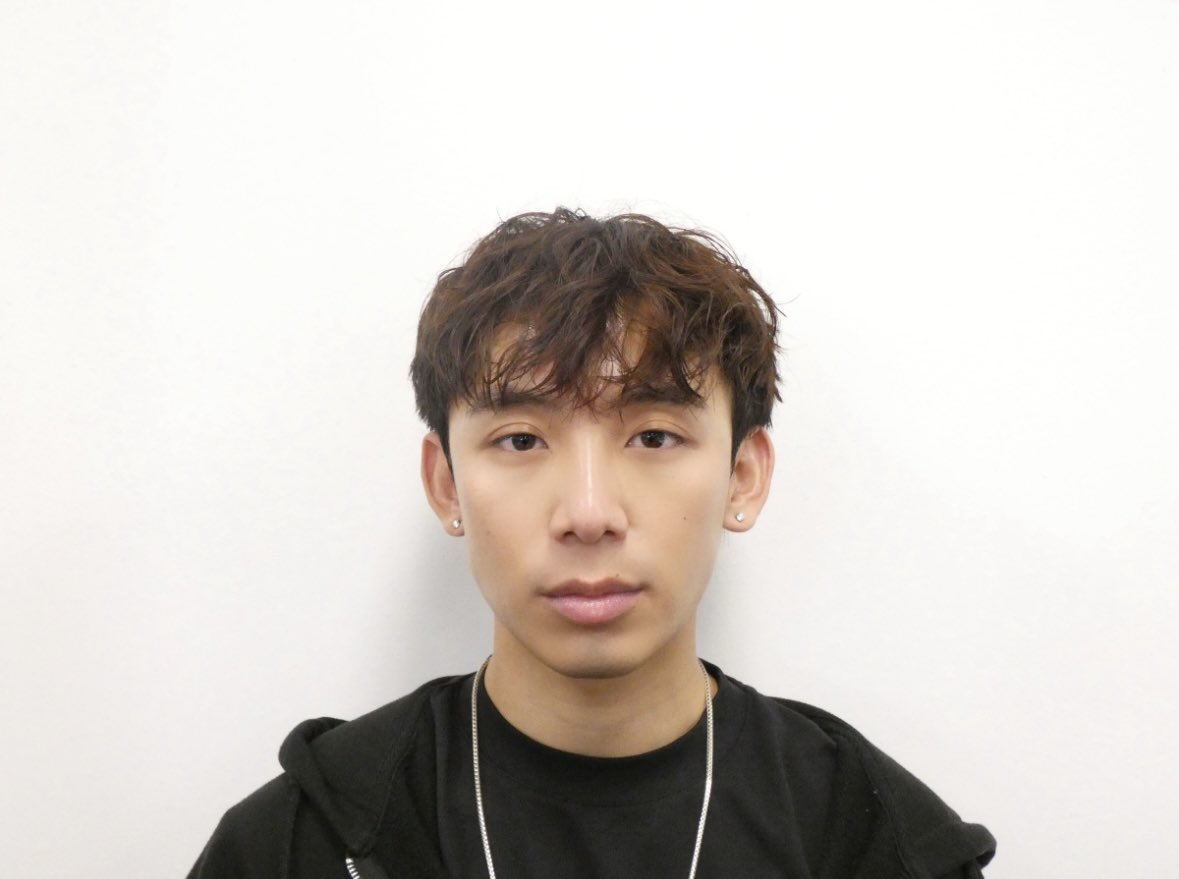xomaruchan's tweet photo. headshot for china visa~
(can you tell i was 💨) https://t.co/o8SY1yEBfi