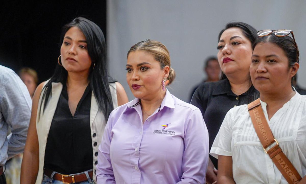 circulo_depoder's tweet photo. 🔴 NANCY ECHEVERRÍA ASUME LA ALCALDÍA DE CUAUTLA 

El Cabildo de Cuautla aprobó por mayoría de votos la designación de Nancy Guadalupe Echeverría Guerrero como síndica municipal en funciones de presidenta municipal por un periodo máximo de 90 días, conforme a la Ley Orgánica Municipal del Estado de Morelos.
Durante su primer mensaje institucional, la funcionaria aseguró que el gobierno municipal continuará operando con normalidad y garantizó estabilidad administrativa, operativa y financiera en el municipio.
Indicó que los servicios públicos seguirán funcionando de manera regular y afirmó que las corporaciones de seguridad mantendrán acciones coordinadas para fortalecer la tranquilidad en Cuautla.
Además, informó que las cuentas del ayuntamiento no se encuentran bloqueadas, por lo que están garantizados los pagos a trabajadores y proveedores.

#Cuautla #Morelos
