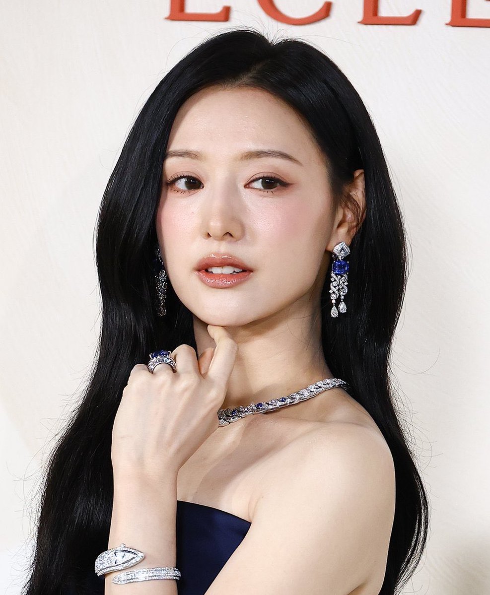 KIM JIWON BASE tweet media