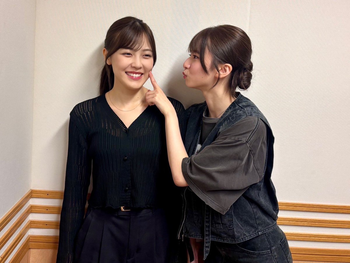 Nsy73bloomoon's tweet photo. さちゃんを推してるとね
自然と他のメンバーの良さにも気付けるの😊

“心を解いて魅力を引き出し伝える”
グループの力を何倍にも増幅させる可能性を秘めた力だね⤴️
何よりさちゃんが傍にいるとみんな笑ってる😁

梅が太陽だったなら
咲“月”だけが照らせる煌めきもあるよね🌙

#菅原咲月
#さつきとーく https://t.co/9lgkbPZfOT