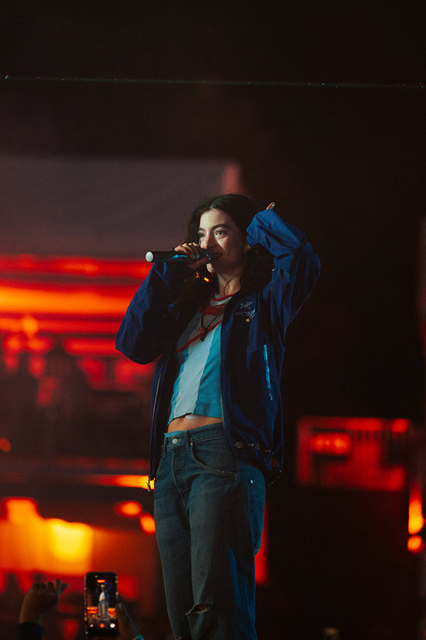 TheLordeCult's tweet photo. “This is the very last time we will do this show. We are building a new show that will take us all over the world.”

– Lorde closing off Ultrasound at BottleRock https://t.co/sOMPBEAZ1v