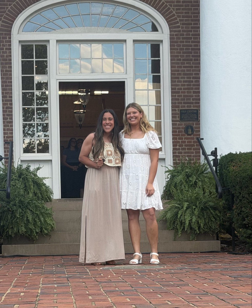 CentreCSoftball's tweet photo. 2026 Honor Walk 💛 https://t.co/f9DYgjktKu