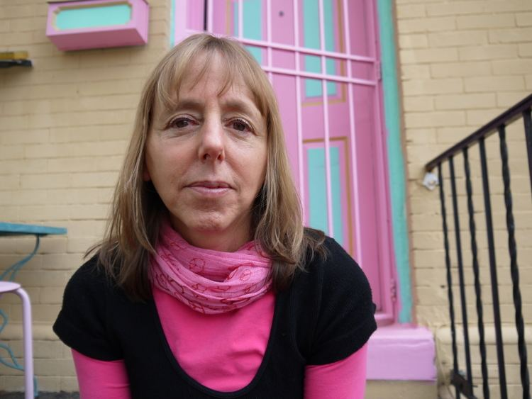 EricLDaugh's tweet photo. The woman with Piker in the photo is CodePink co-founder Jodie Evans, who was also deeply involved in the trip and could also be caught up in the investigation.

Evans is Neville Singham's wife, a major CCP-linked leftist donor.

This is Susan Benjamin: https://t.co/QYQPFo4lCH