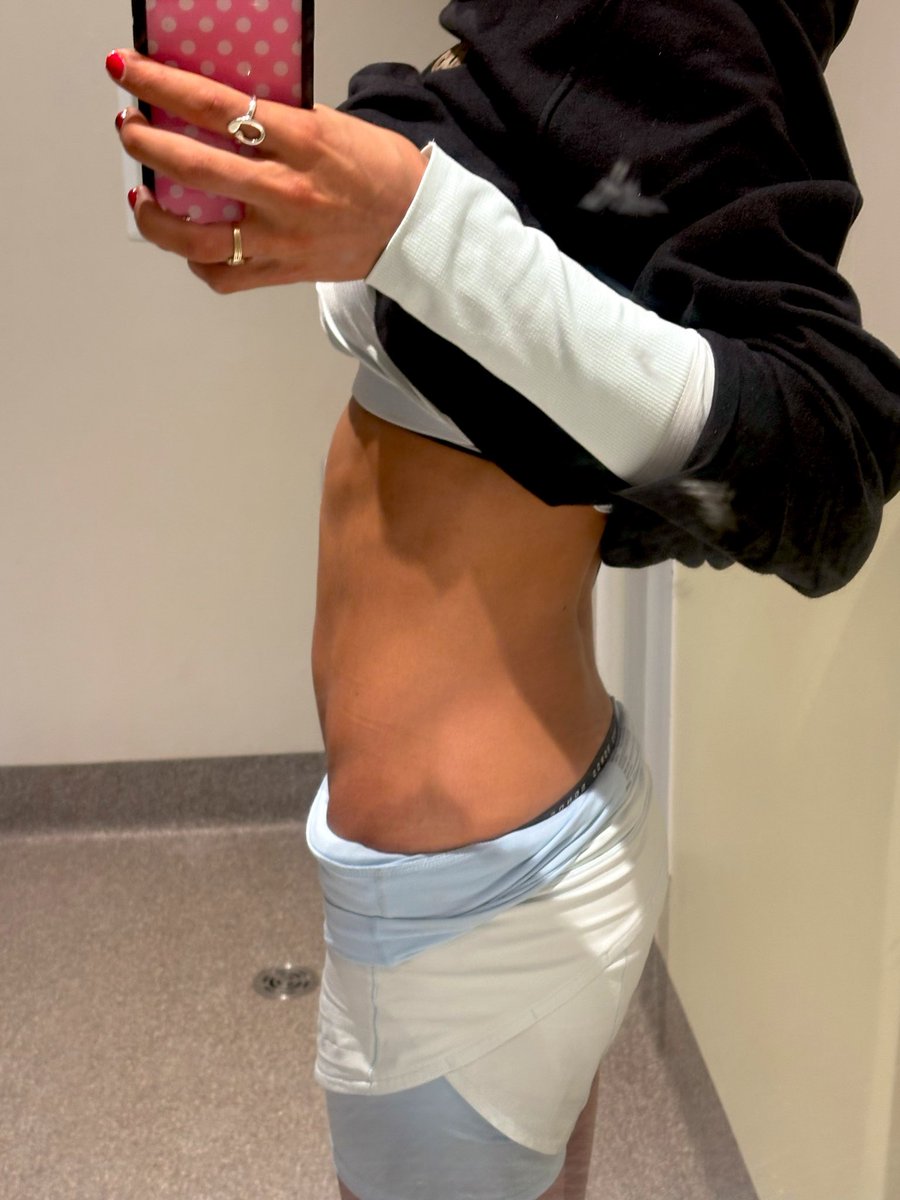 luv_me2b's tweet photo. First 2 before workout 
Second 2 after workout 
#ricecaketwt #edtwt #bodycheck #bc 

Really need a measuring tape 😬��😬

Bodycheck edtwt ed Ana Mia bc #targetaudience https://t.co/MbJiX30R4f