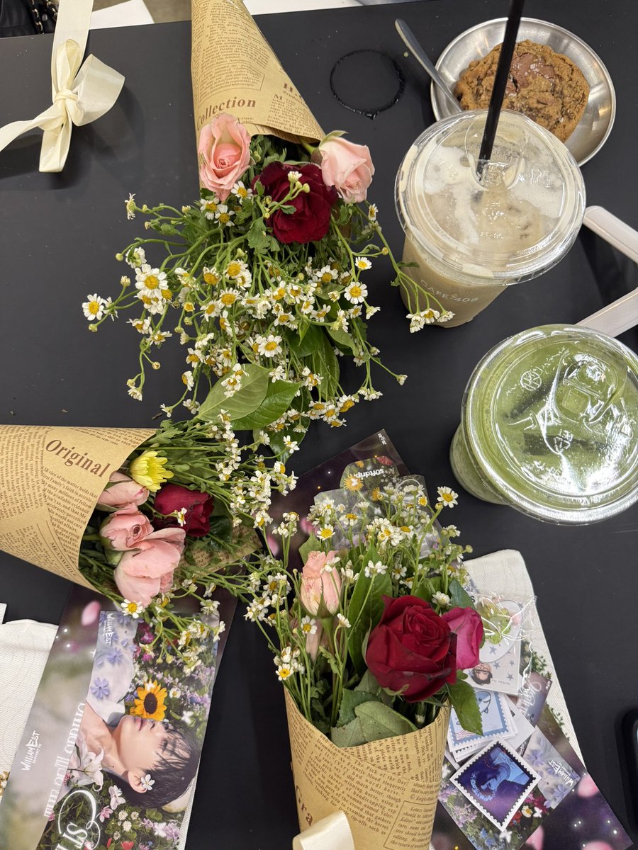 _ericarxne's tweet photo. A happy day full of flowers, matcha, and Est 🫶🏻
This one day probably deflected all the bad things that happened in May. 

Celebrating you from several miles away, @EstRvp 💐🦈💙 https://t.co/PWwobzlDI6
