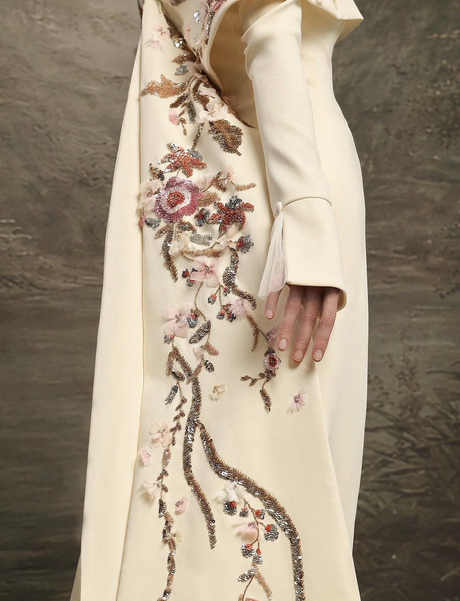 ميشا | FASHION tweet media