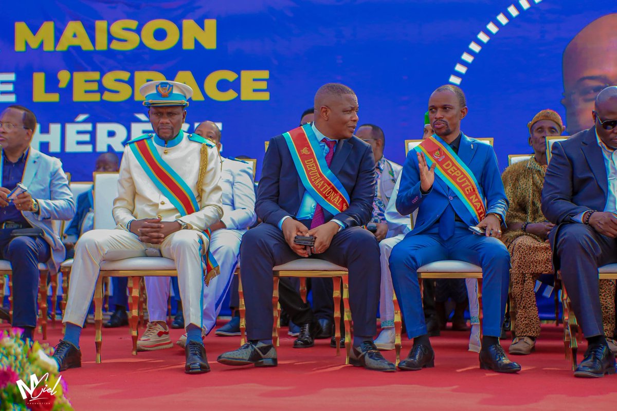forceforcetv's tweet photo. Modernisation de la Tshangu : L'Honorable @GaborienM Mboma salue la vision du Chef de l'État lors de l'inauguration de la Maison communale de N'djili.

@BillyKambale1 
@MichelMoto1 
@mayobaudouin1 
@HamidaKamerhe 
@VitalKamerhe1 
@BojiAime https://t.co/4p5YKm89WY