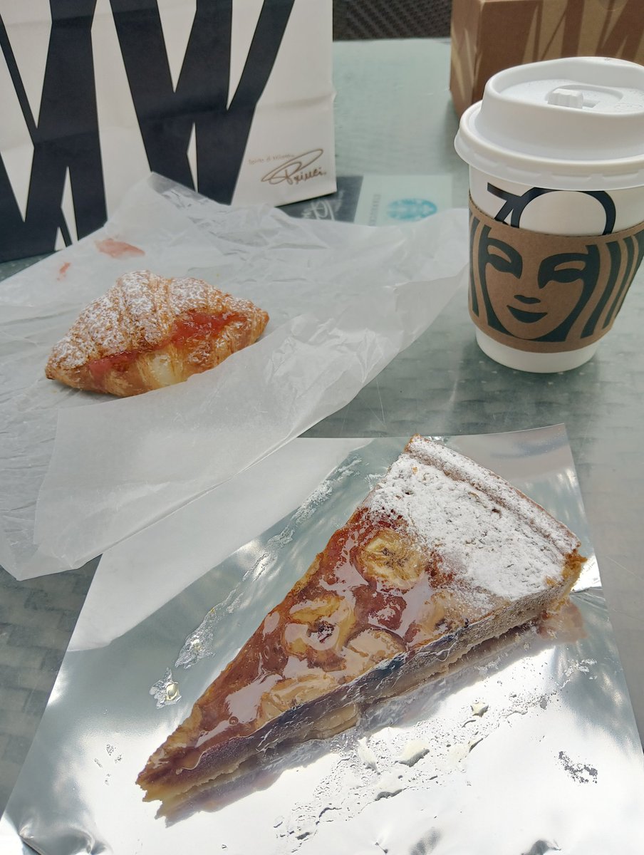 Maritain73's tweet photo. イタリア菓子の誘惑…
北部のか南部のかはともかく

#Princi
#Cornetti https://t.co/ozLlwXhRDg