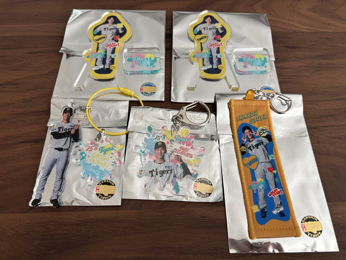 __E__33's tweet photo. 阪神タイガース　TORACO 交換

[譲]
画像参照

[求]
同種 町田>異種 町田
オーロラキーホルダーは所持済みの為、異種可。
求を買取させて頂ける方も大歓迎です

本日現地ではない為、交換日等は要相談。 https://t.co/nLdtfDzpNK