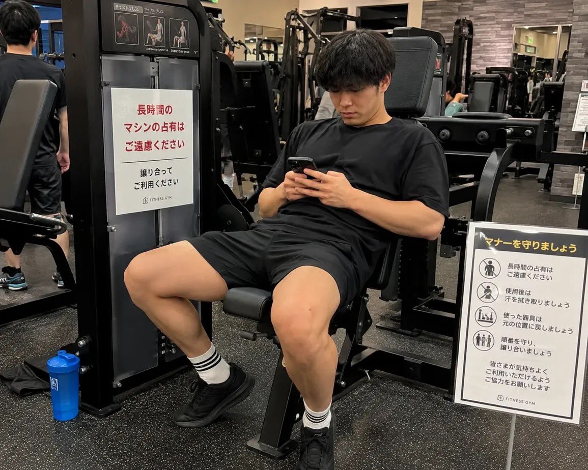 バズり隊 tweet media