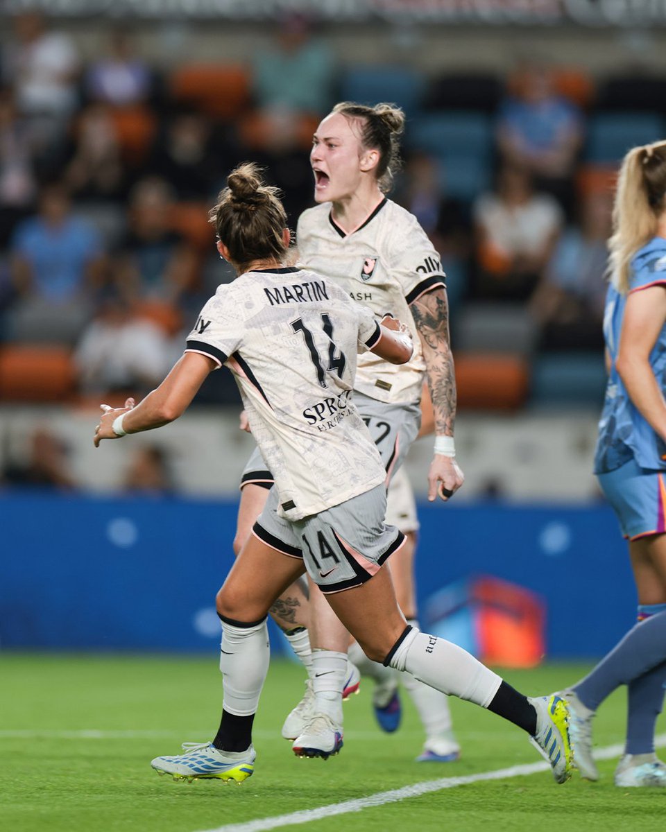 weareangelcity's tweet photo. Scenes from #HOUvLA.

#AngelCityFC | @sproutsfm https://t.co/CYmuLM9fRU
