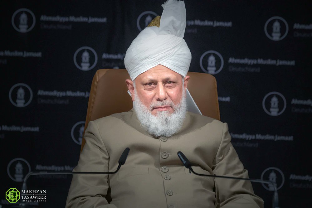 Mohdimranr19's tweet photo. Khilafat guides humanity toward social stability by promoting moral values and spiritual awareness among communities worldwide. #KhilafatForPeace https://t.co/sdrL36VlZo