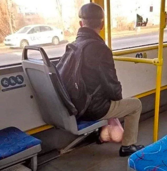 HTX_Global's tweet photo. POV: crypto HODLer in 2026 spotted https://t.co/PM9mNUDer6