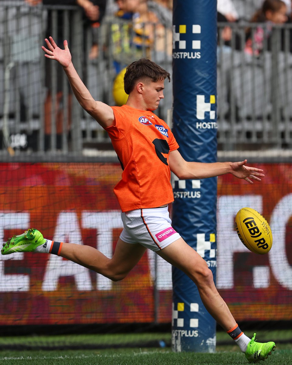 GWSGIANTS's tweet photo. Late change: Lachie Whitfield (hamstring awareness) has been replaced by Harry Oliver. https://t.co/Xr4Rf7qN8l