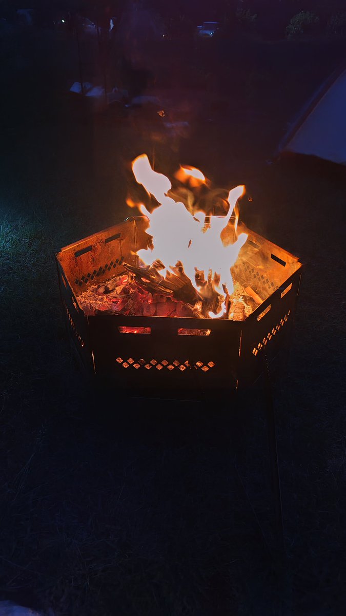 hiroari19's tweet photo. 昨日N-ONE RSで友達とキャンプに行ってきました🏕️

昼間はめっちゃ天気良かったけど、
深夜から朝方にかけて小雨が降ってきたので早朝に早めに撤収
友達が予約してくれたんだけど、上和田緑地キャンプ場中々良いところだな🙂 https://t.co/kfjR9EM9oc