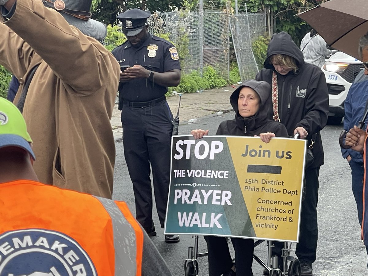 gregbucceroni's tweet photo. Friday evening’s 15th Police District’s Stop the Violence Faith-Based Prayer &amp; Peace Walk community event. The rain couldn’t stop us from spreading the word. @PPD15Dist @PhilaTownWatch https://t.co/zSyCOBHkld