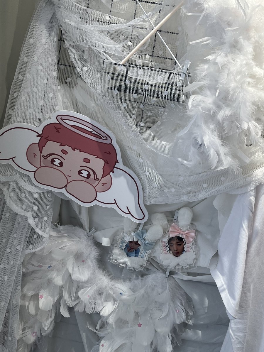 wingwingji529's tweet photo. 훈지 생카 도시는 분들 카페 티노 들러줘요... 너무 입버....🩷 옆에 포토부스에서 이벤트 프레임도 꼬옥 찍어줘요....
#ERROR_529 #박지훈 https://t.co/SBSsVmkUfY