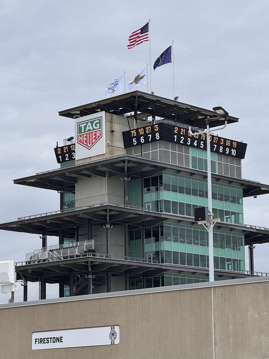 MackD17's tweet photo. It’s been  one of the most enjoyable weekends I’ve ever had at @IMS saw so many drivers and awesome people. I got to chat with @TheTimDurham and @MarcoAndretti yesterday. Ran into @JimmieJohnson finally after so many years. But most importantly saw so many people loving Indy 😃🏁 https://t.co/8mVWvy0m6V