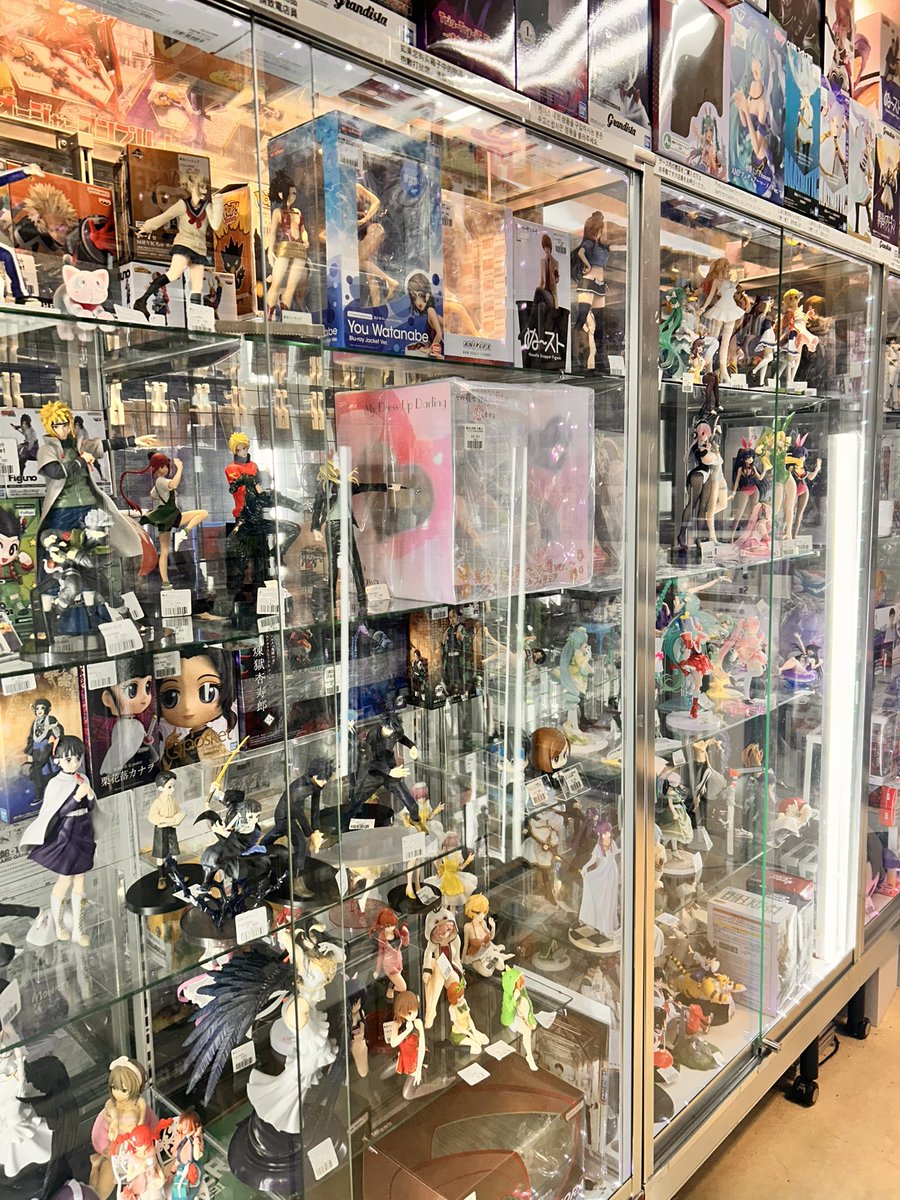 baton_nakanobw's tweet photo. おはようございます😃
オープン致しました！
本日は19時までの営業です🈺
ご来店お待ちしております♪
#batonstore #バトンストア #中野ブロードウェイ #中野　#真骨彫 #METALBUILD -#ガンプラ #プライズフィギュア #30MS #遊戯王 #ポケモンカード https://t.co/4KC46L4uqD