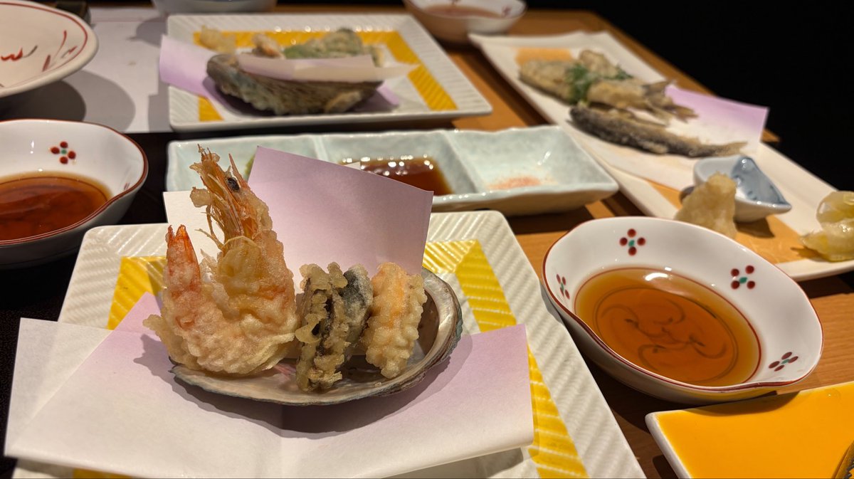AznableTin's tweet photo. もーにん

会社からもらった汚職事件でねーちゃんと

腹パンです https://t.co/usQOCzegtx