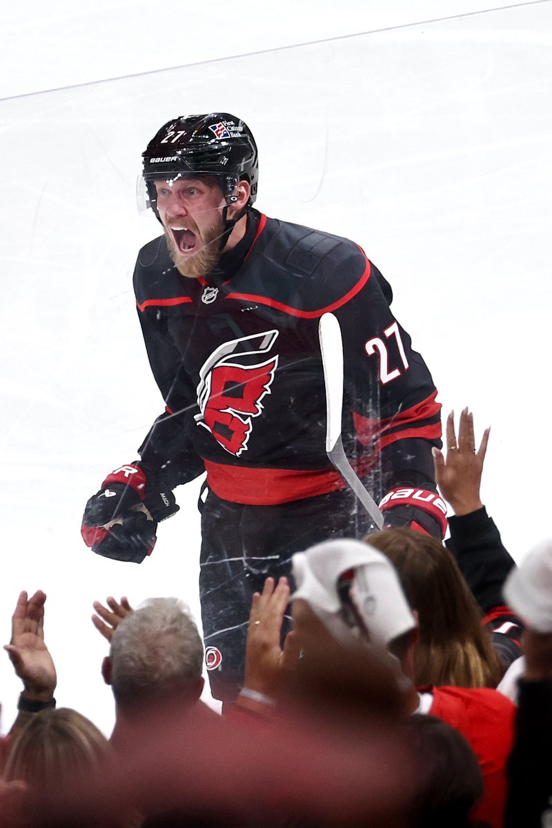 NHL tweet media