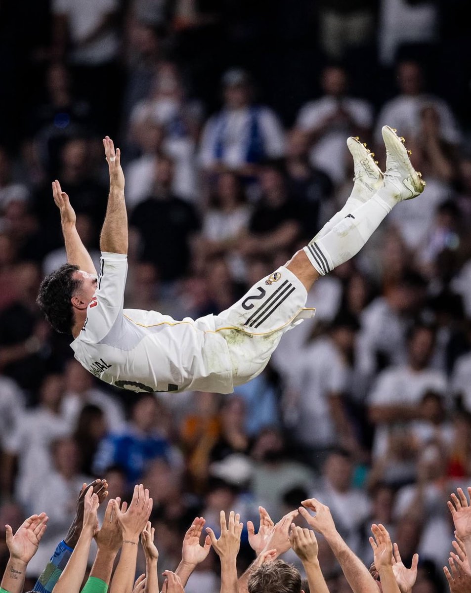 MadridXtra's tweet photo. WHAT A PIC. 🥲🤍 https://t.co/Z2AihuMMW6