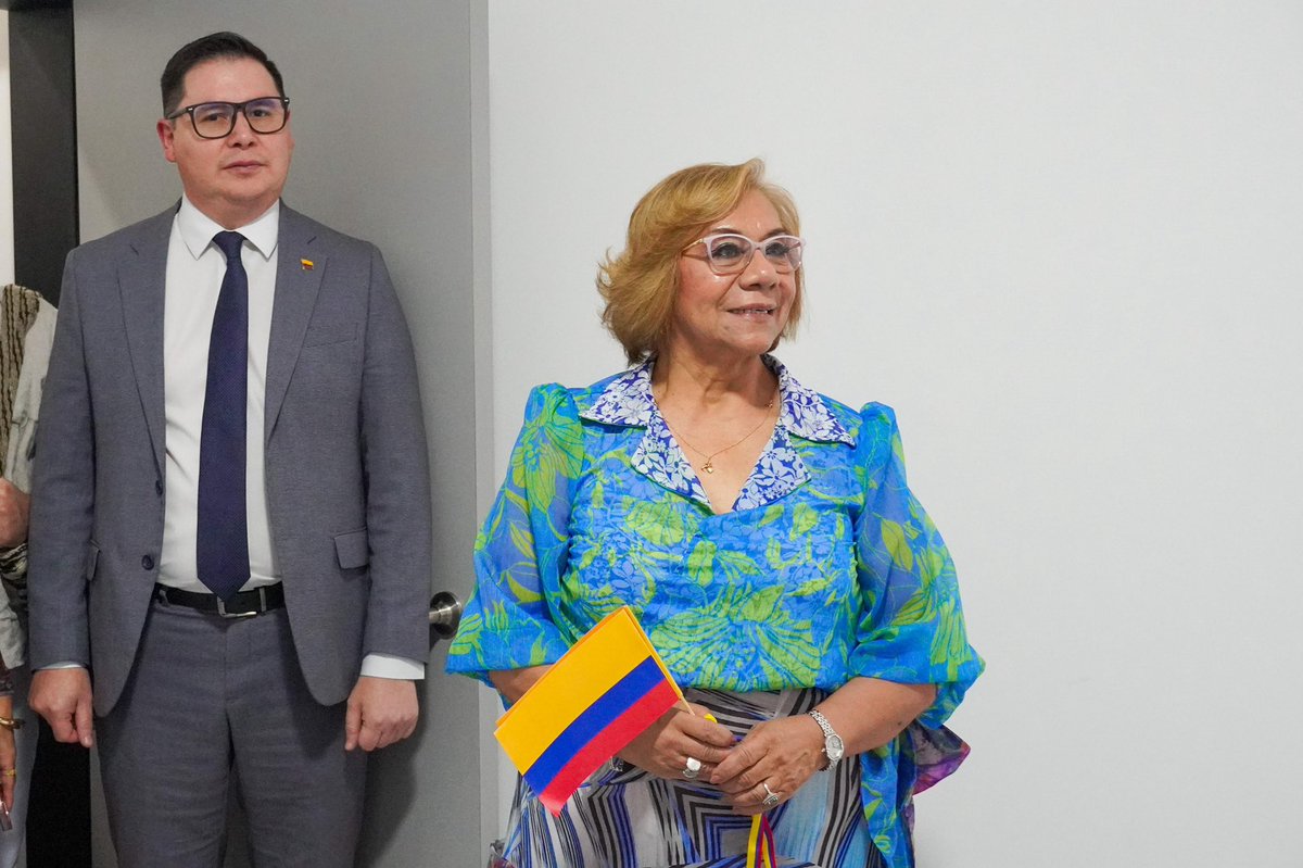 CancilleriaCol's tweet photo. En un paso clave para el fortalecimiento de las relaciones bilaterales entre Colombia y Venezuela, la ministra de Relaciones Exteriores, @ryvillavicencio , encabezó la reapertura oficial del Consulado de Colombia en Barquisimeto, reafirmando el compromiso del Gobierno Nacional con la atención y acompañamiento a los connacionales residentes en territorio venezolano.