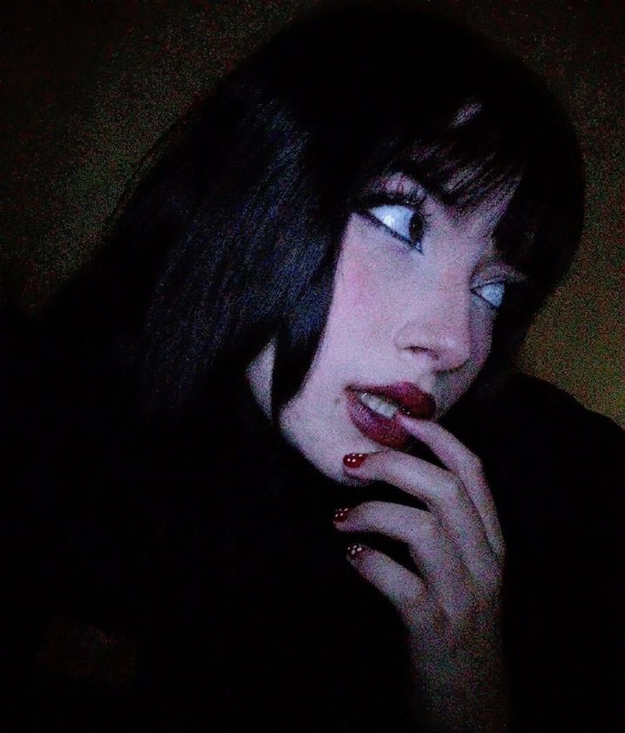 pushields's tweet photo. Pinteu cabelo de preto https://t.co/yZFmkM4b7U