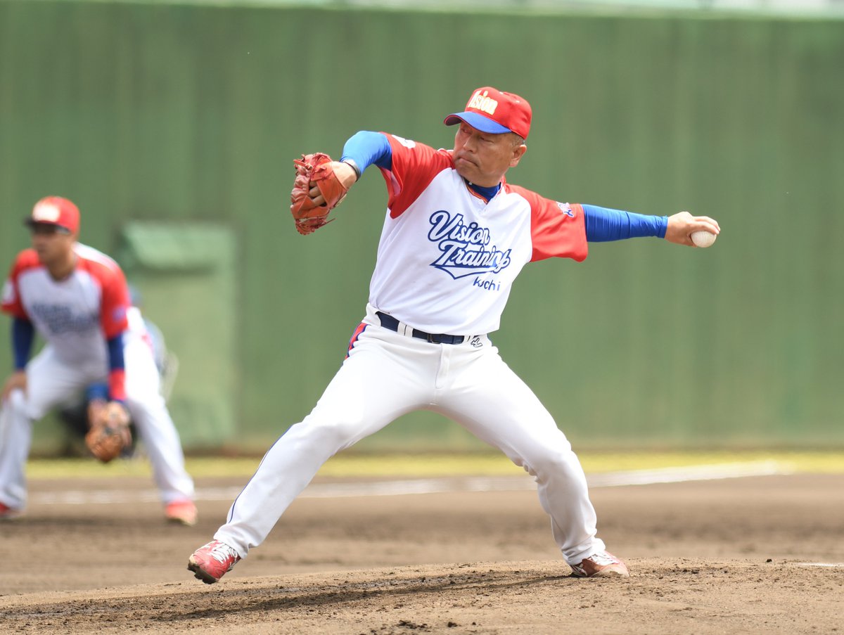 JSBB_official's tweet photo. 【第9回全日本シニア軟式野球大会(ドゥクラッセトーナメント)】
埼玉県営大宮公園野球場は第2試合が始まりました。
甲府ベースボールクラブSr.( #山梨県 ) VS ビジョントレーニングこうち(#高知県 )となります。
#NANSHIKI #JSBB #軟式野球 #野球 #野球ってたのしいよ
#ドゥクラッセ #埼玉県 #大宮