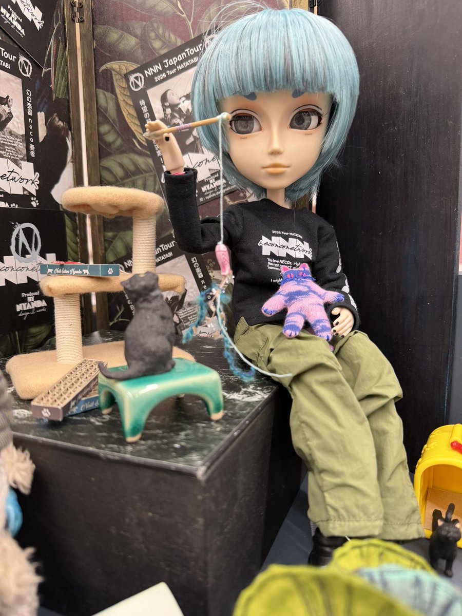 nyanda_d_w's tweet photo. 旧作ですが
猫セットあります。
爪研ぎ
釣りの🎣おもちゃ
ちゅー⚫︎セット
おまけの単品⚫︎ゅーる https://t.co/op1S6Fztou