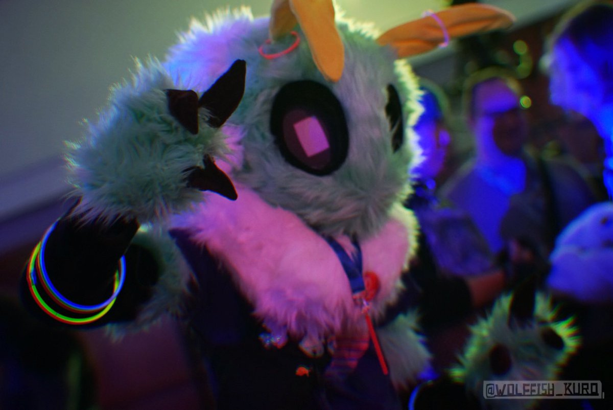 WolfFish_Kuro's tweet photo. Didn't expect the DJ party to be this good for photos 👀
⬇️More pics in: https://t.co/UQhy9gTAuX
-
#cfz2026 #confuzzled #fursuit https://t.co/qvMCpN4pKX