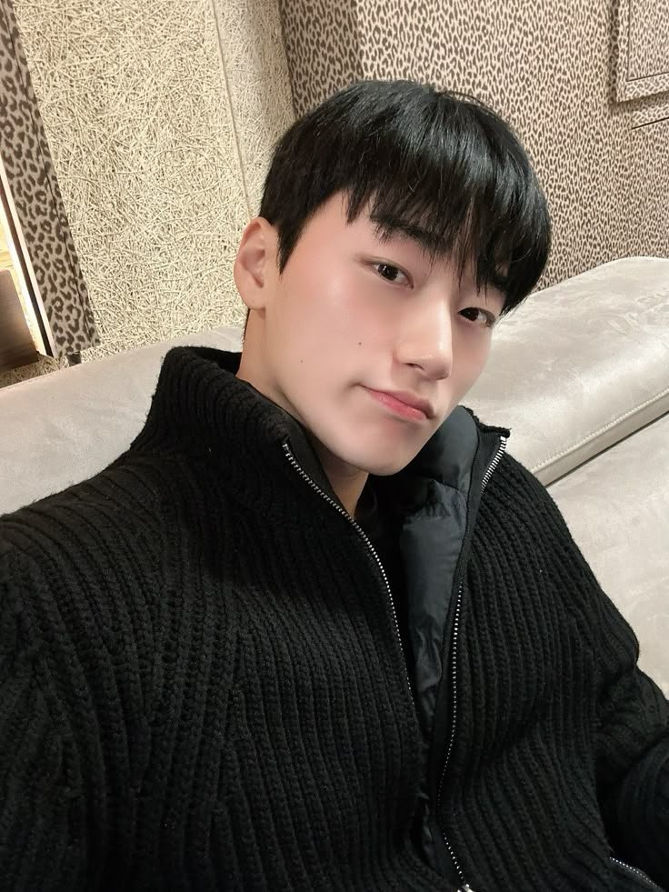 Moxioon's tweet photo. 최산 뽀둥뽀둥 사진 올리기 10일차 https://t.co/LoISnd28zB
