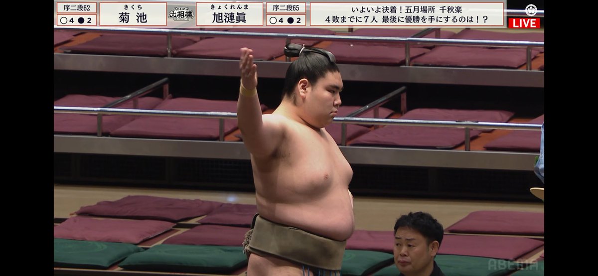 な tweet media