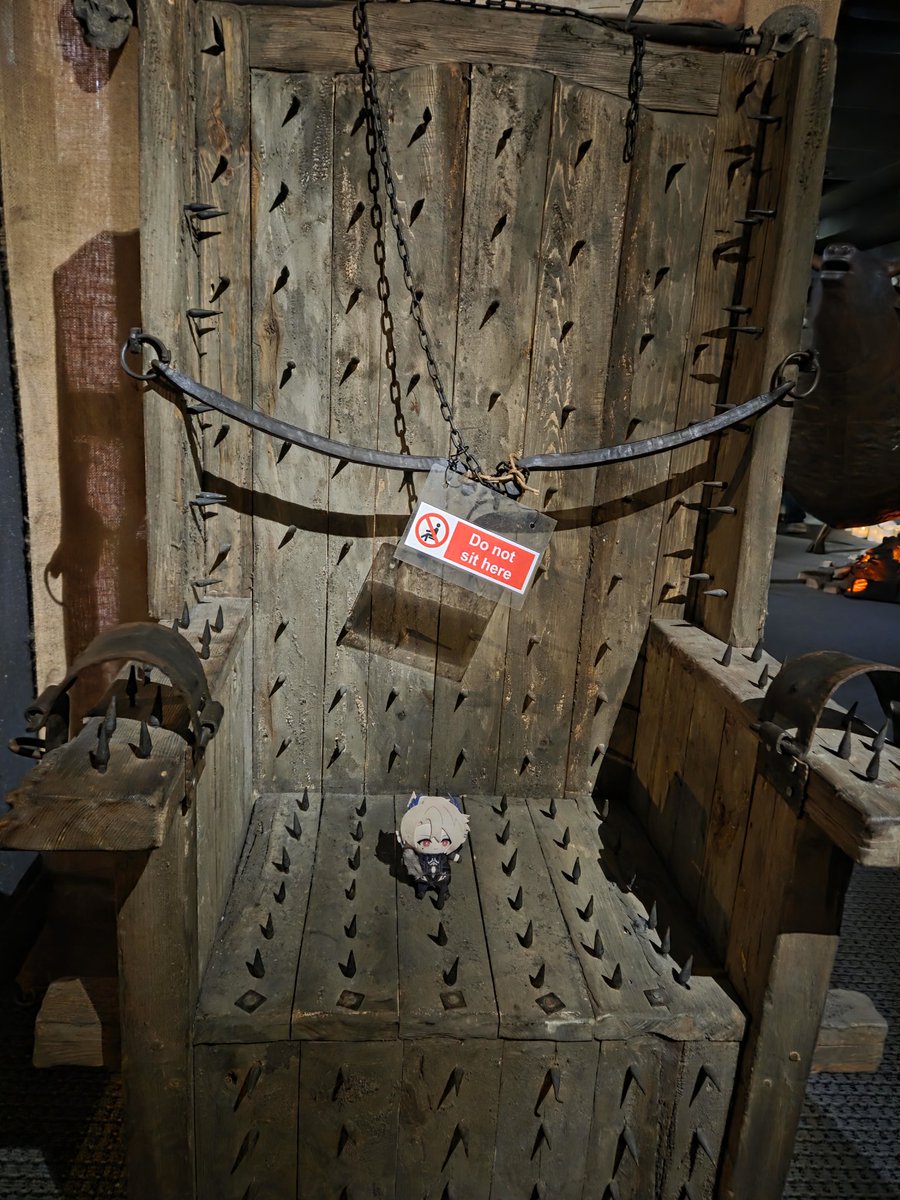 ktiegm1's tweet photo. Took Zanny Pape on an adventure to the medieval torture museum in Chicago! #papebrand https://t.co/T90ZJg8QCO