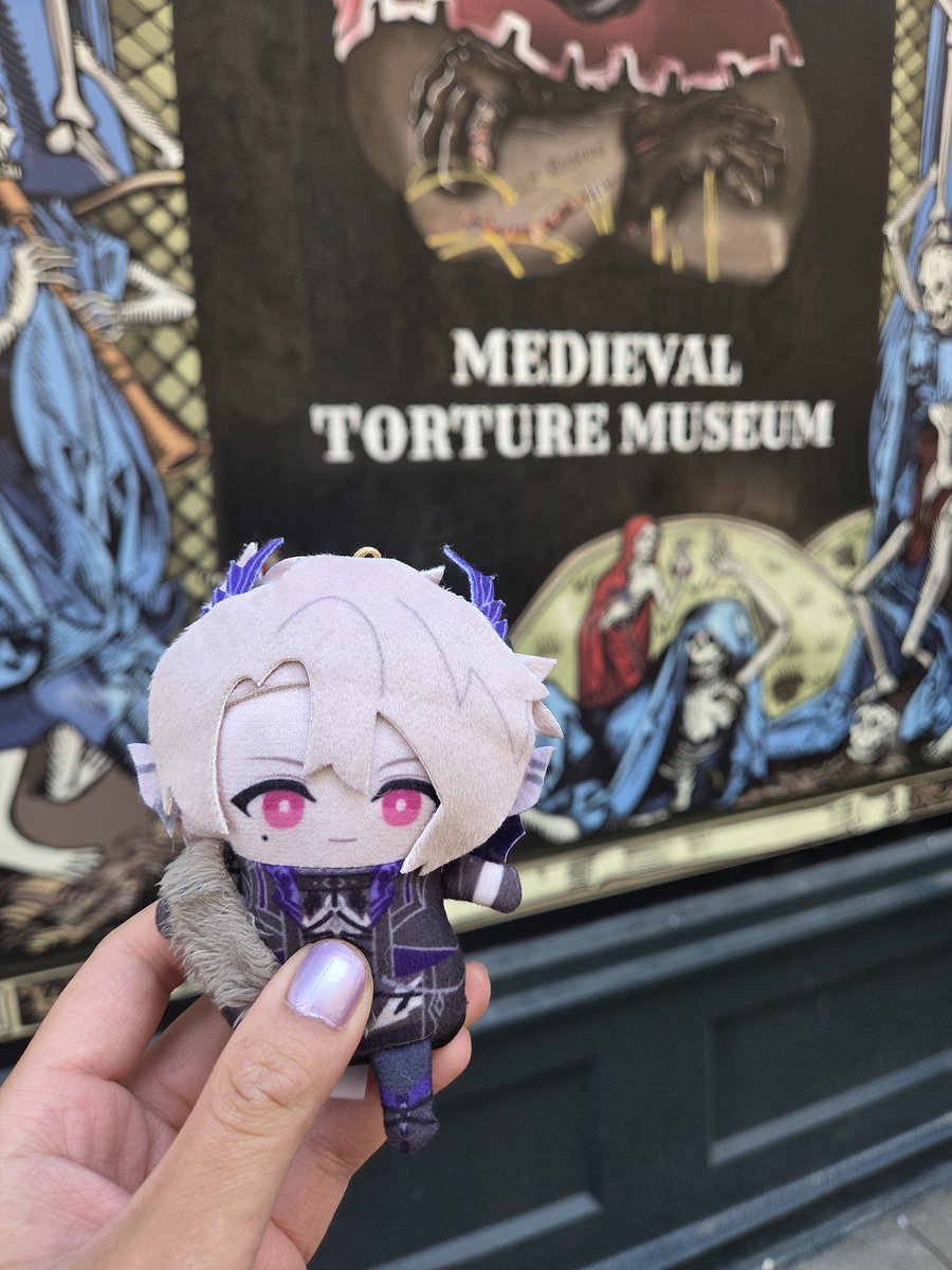 ktiegm1's tweet photo. Took Zanny Pape on an adventure to the medieval torture museum in Chicago! #papebrand https://t.co/T90ZJg8QCO