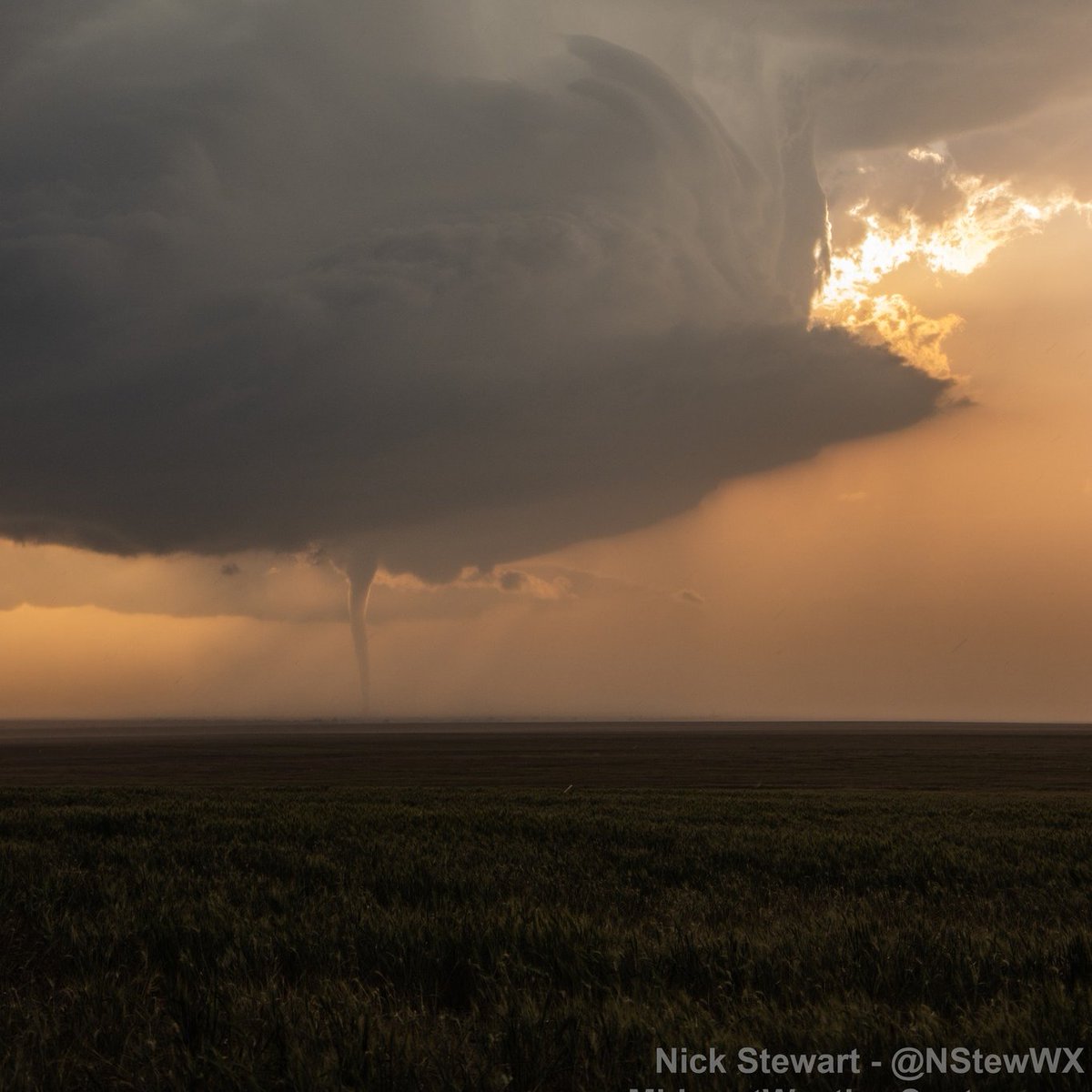 NStewWX's tweet photo. May 23 has been a pretty good chase day for me:
Post, TX - 2020
Morton, TX - 2022
Kit Carson, CO - 2025 https://t.co/t68PCWS78q